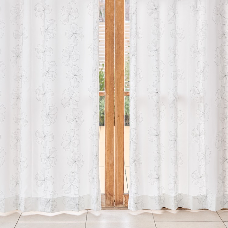 UVカット99％×刺繍デリケートフラワー（シルバーグレー）｜カーテン