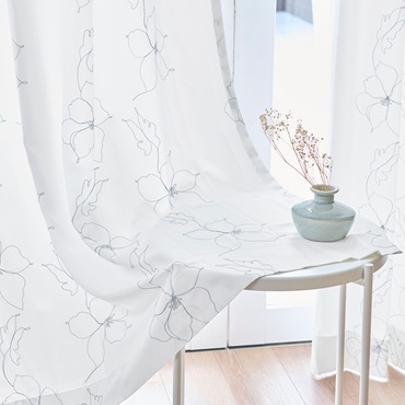 UVカット99％×刺繍ドローイングフラワー（シルバーグレー）｜カーテン