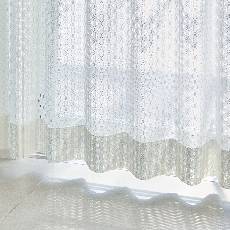 風通るシアーフラワー（アイボリー）｜カーテン