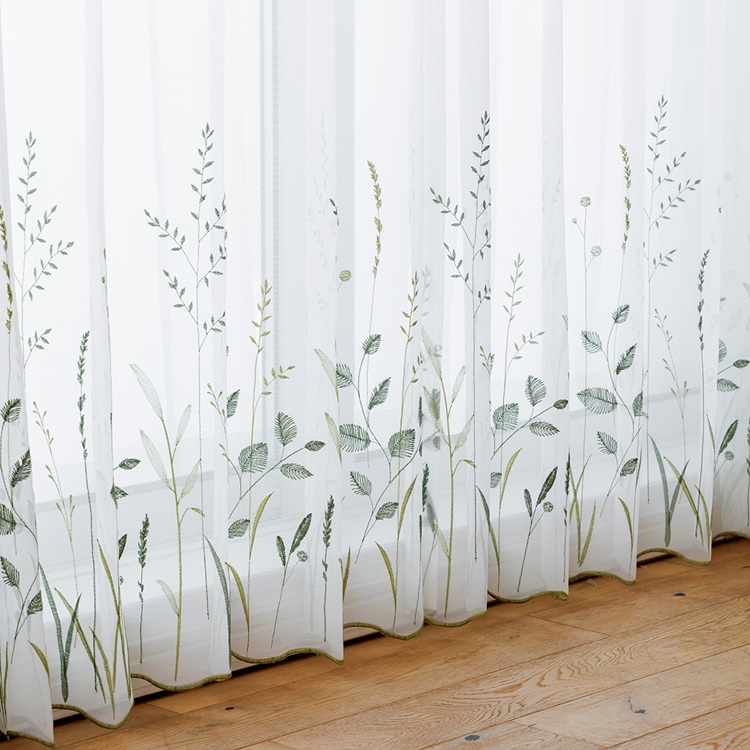 風そよぐ裾刺繍リーフ（グリーン）｜カーテン