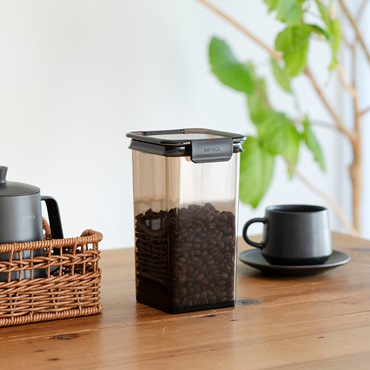 紫外線をカットする密閉キャニスター 980ml