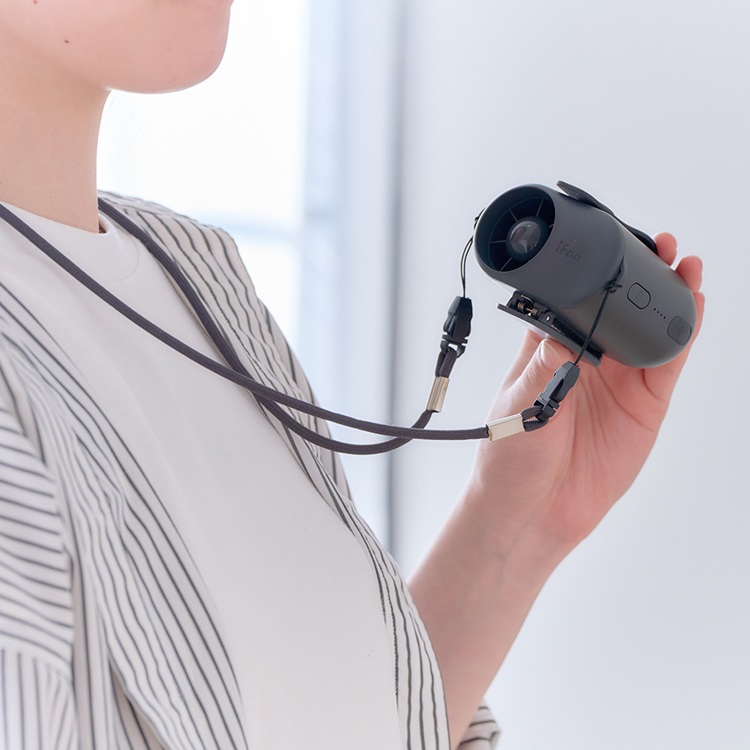 服の中にも風を送れる3wayボディファン チャコールグレー（iFanボディブロー2）