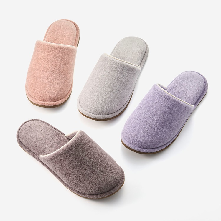 保湿生地で肌にうれしいスリッパ