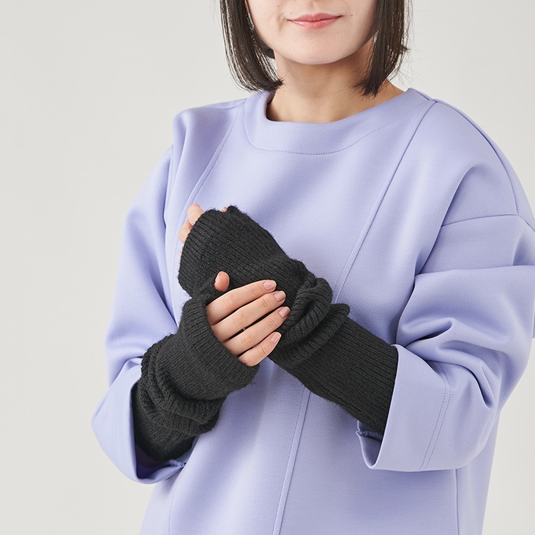 モヘアライク手首ウォーマー