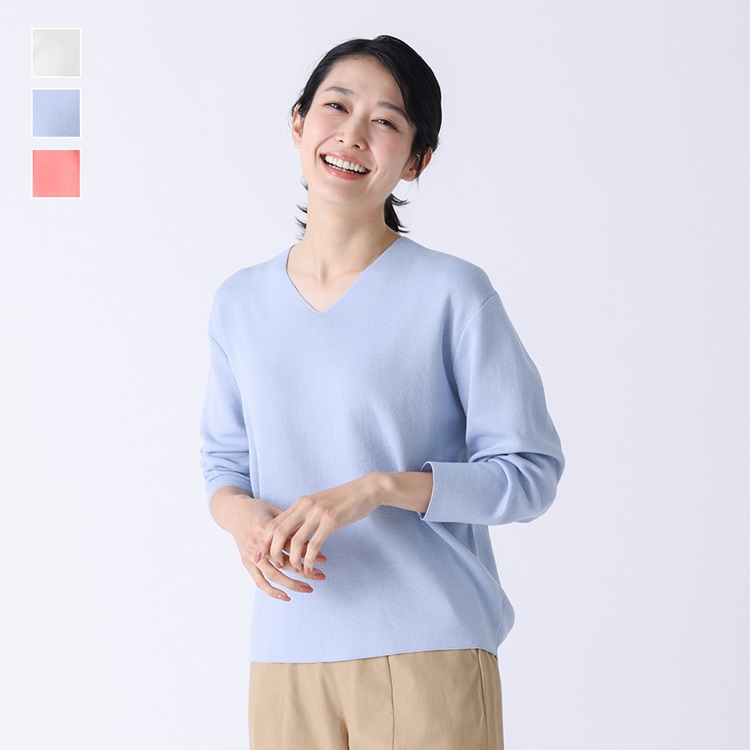 Ｖネックコクーンニットトップス¥4,490（税込¥4,939）