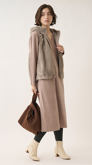 袖パールVネックニットワンピース