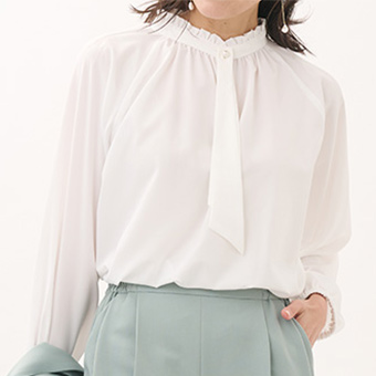 【すごナノ撥水】ボウタイ付3WAYフリルブラウス￥5,490（税込￥6,039）