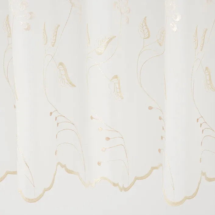 ③ 裾まで愛おしい、スカラップ仕立て