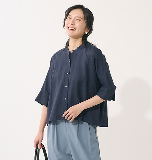リネン混コクーン5分袖シャツ¥5,490（税込 ¥6,039）カラー：ホワイト、オレンジ、ネイビー